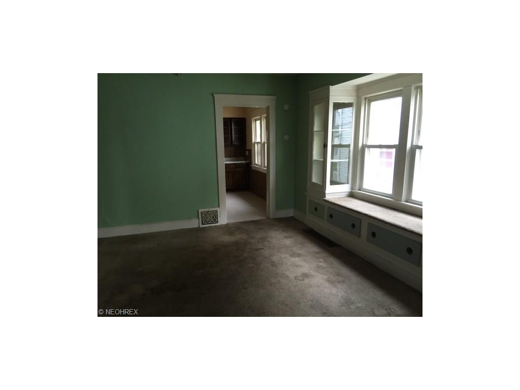 For Sale: 3311 Saratoga Ave Cleveland, OH 44105