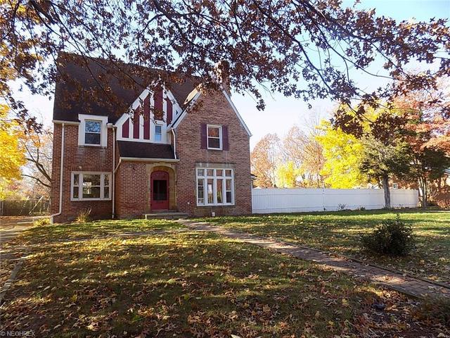 2229 Delaware Dr