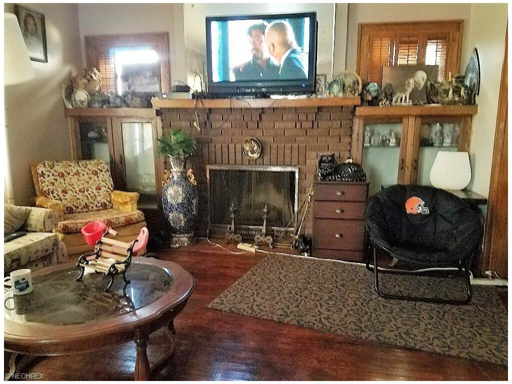 1343 Fry Ave