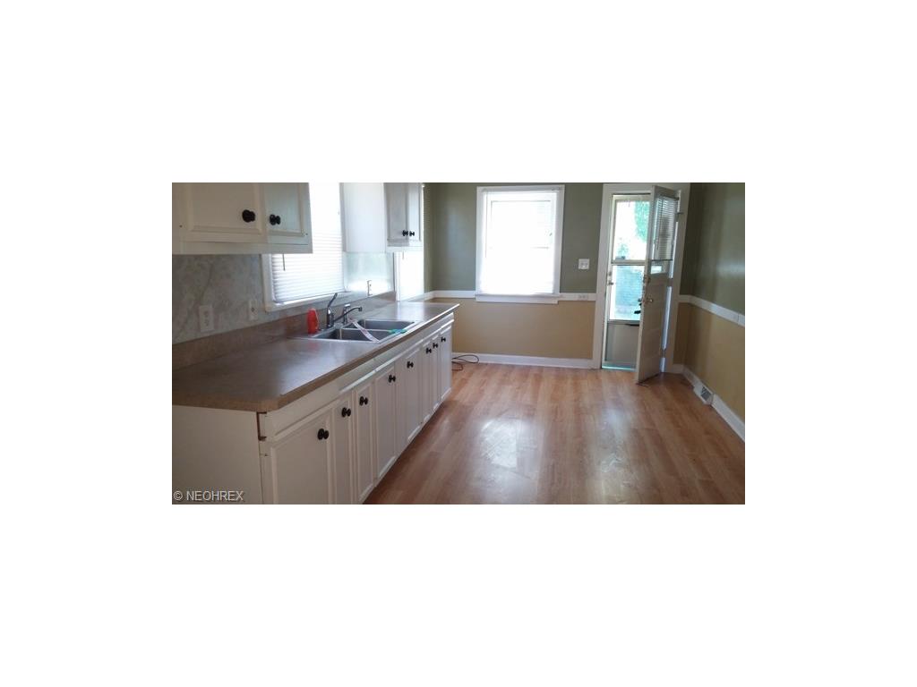 For Sale: 2711 Roanoke Ave Cleveland, OH 44109