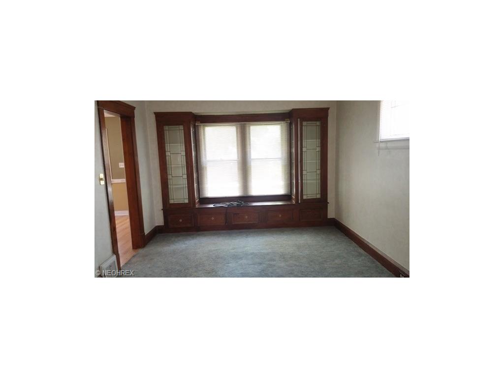 For Sale: 2711 Roanoke Ave Cleveland, OH 44109