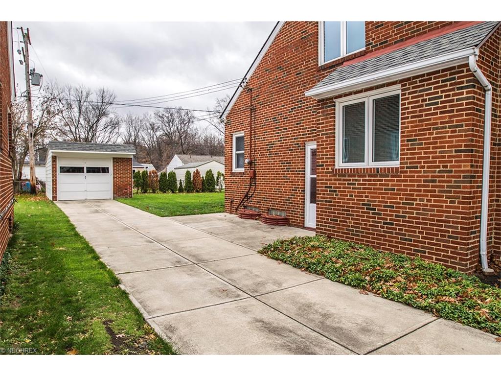 15601 Fischer Rd