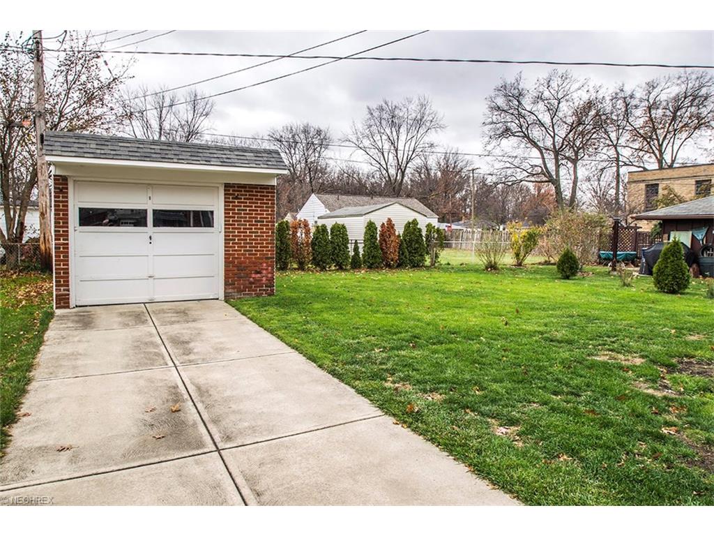 15601 Fischer Rd