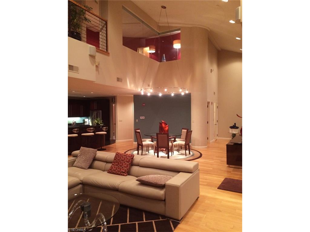 701 W Lakeside Ave #APT PH-2A/1302, Cleveland OH 44113