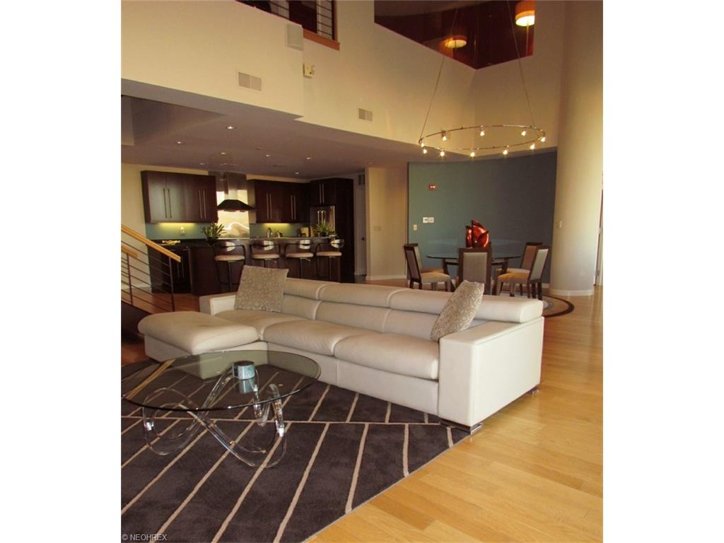 701 W Lakeside Ave #APT PH-2A/1302, Cleveland OH 44113