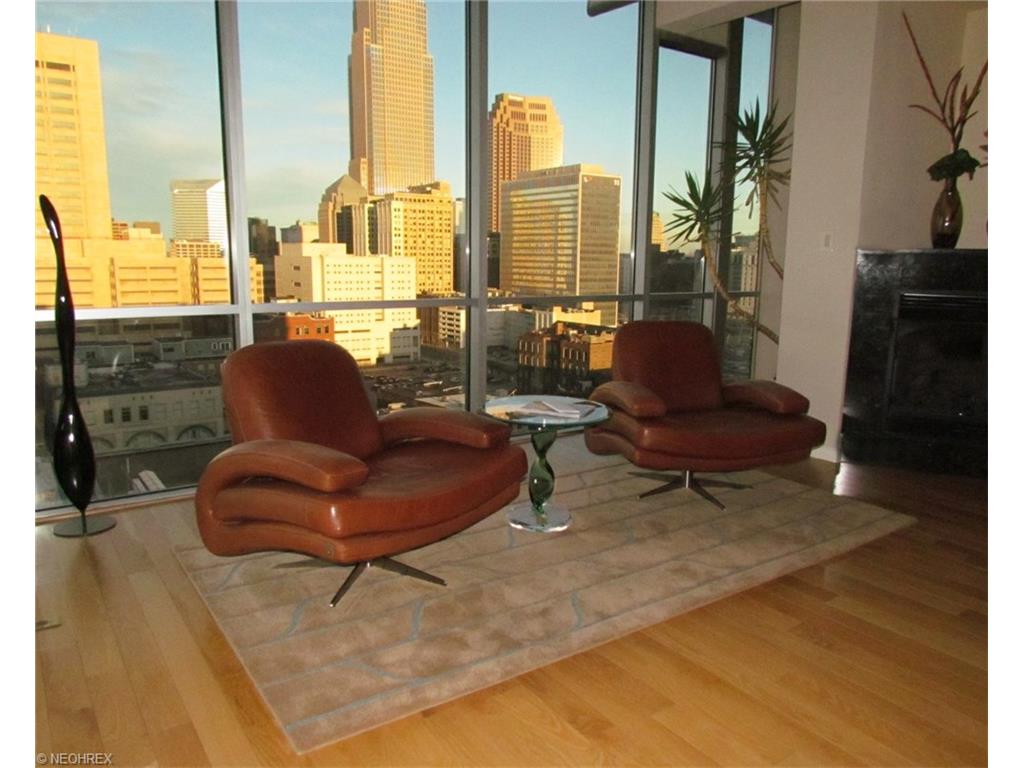 701 W Lakeside Ave #APT PH-2A/1302, Cleveland OH 44113