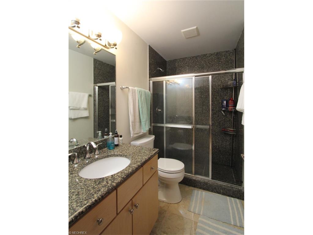 1237 Washington Ave #APT 802, Cleveland OH 44113