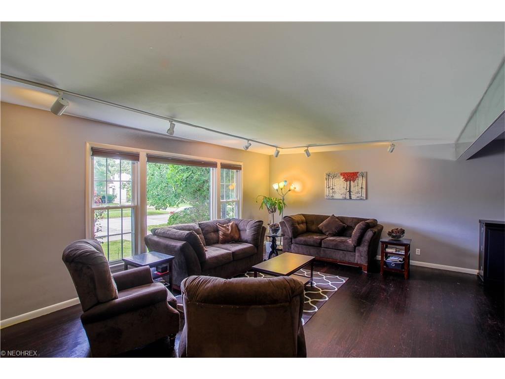 For Sale: 2427 Bromley Cleveland, OH 44118