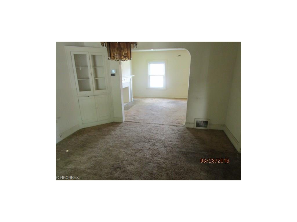 For Sale: 2213 Jackson Blvd Cleveland, OH 44118