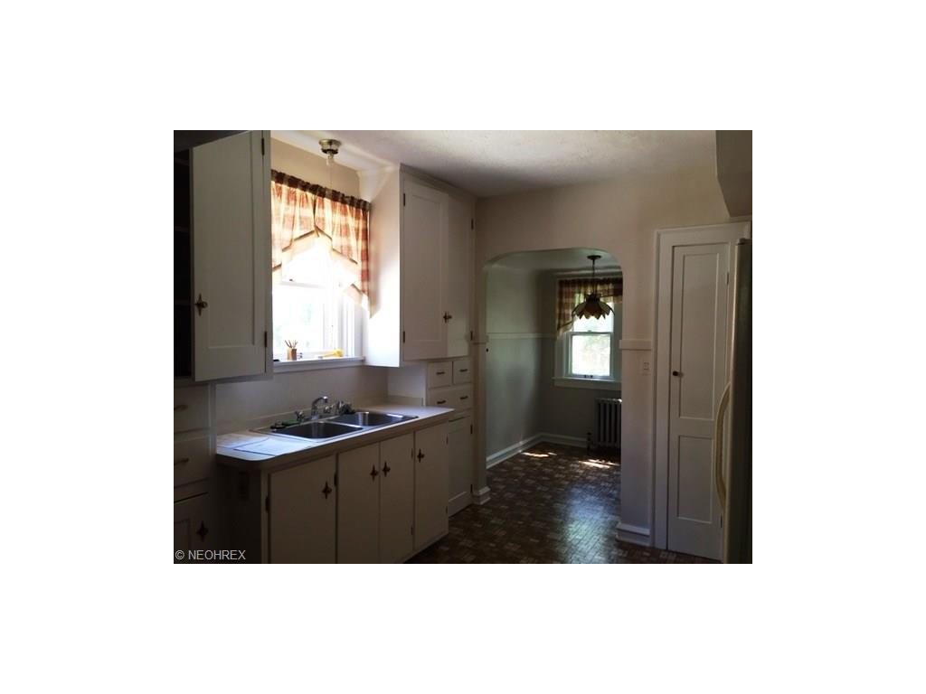 For Sale: 2495 Eaton Rd Cleveland, OH 44118