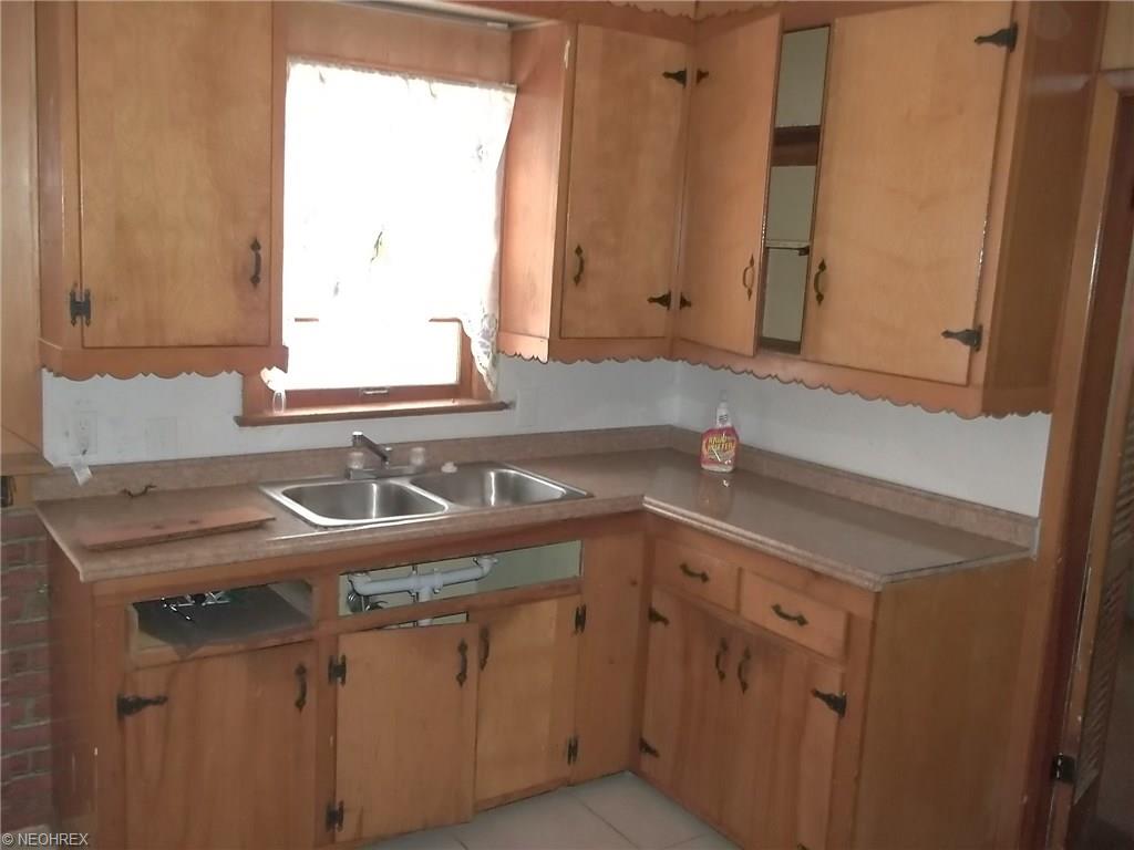 For Sale: 4073 Princeton Blvd Cleveland, OH 44121