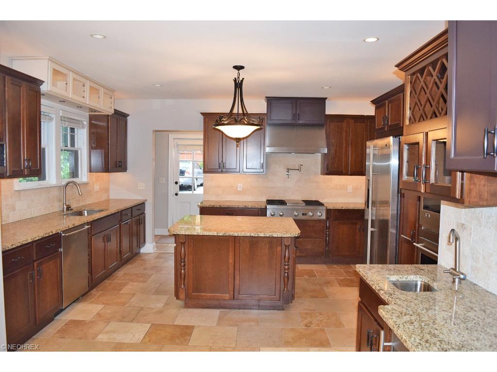 For Sale: 2957 Eaton Rd Beachwood, OH 44122