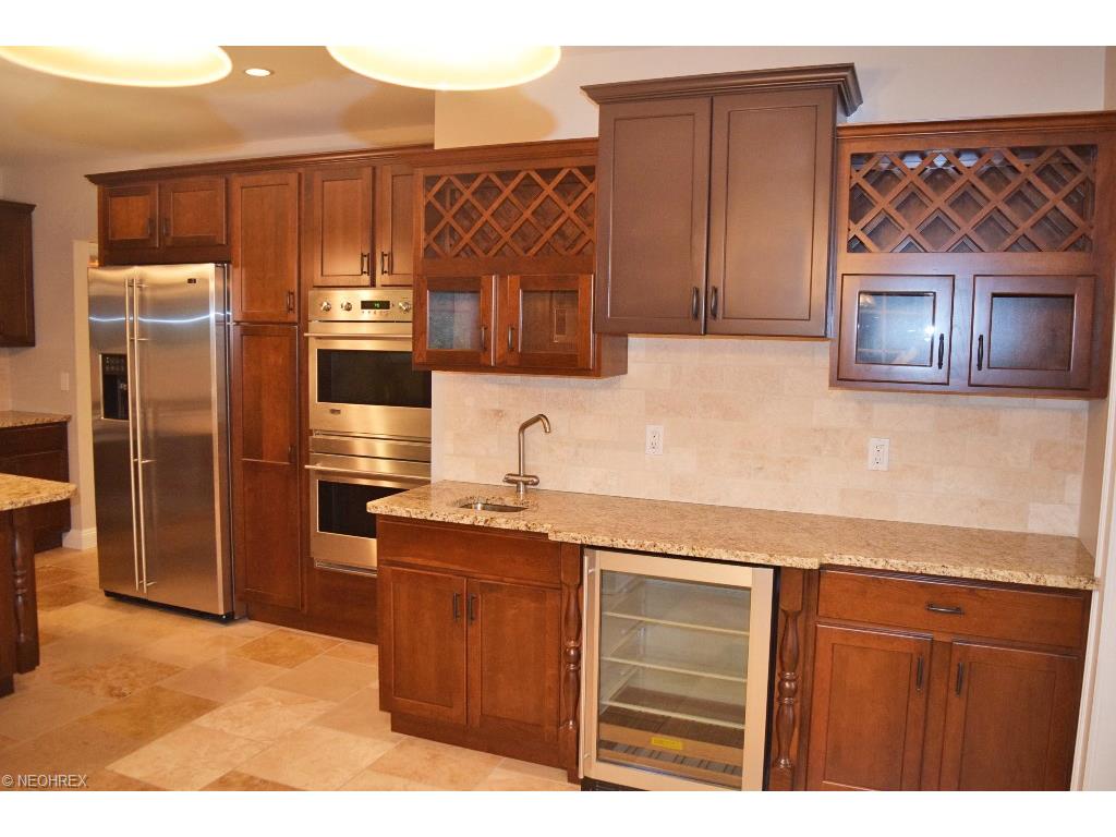 For Sale: 2957 Eaton Rd Beachwood, OH 44122