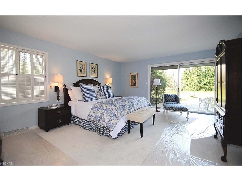 65 Stonewood Dr