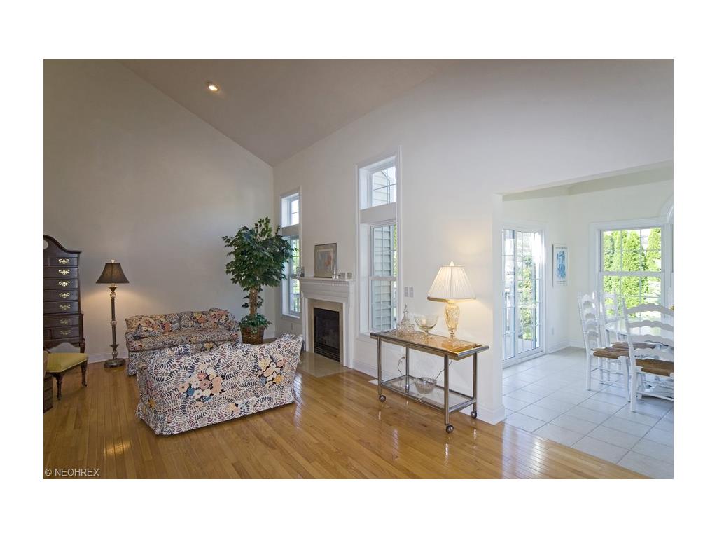 5024 Bristol Ct