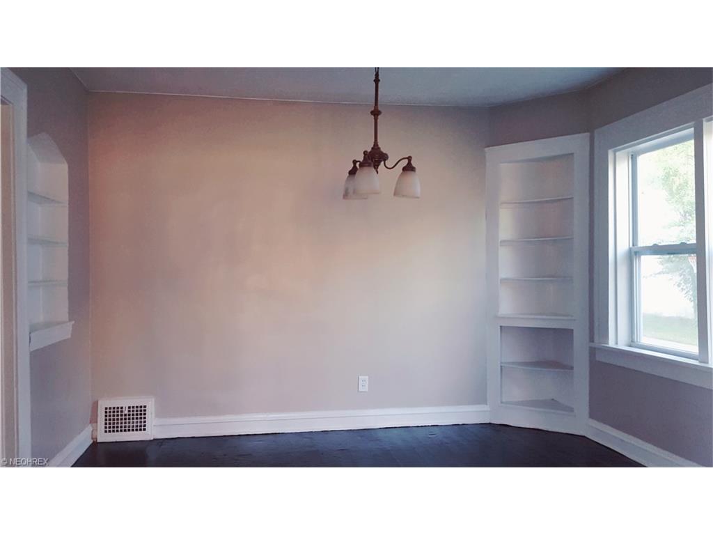 For Sale: 14117 Cranwood Pk Park Cleveland, OH 44125