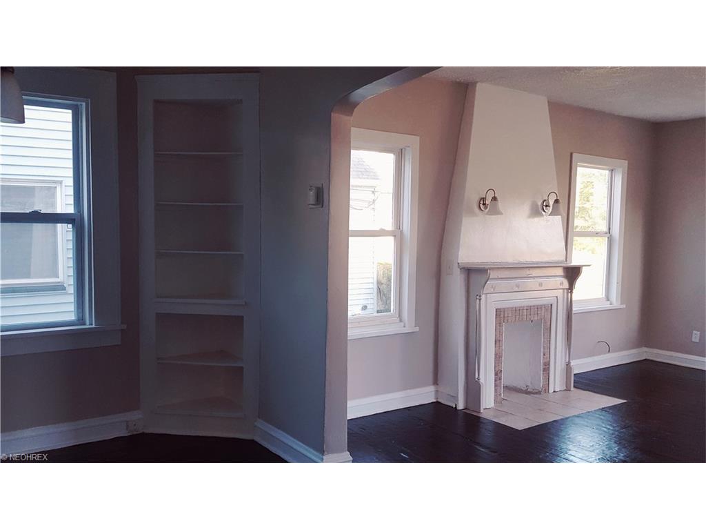 For Sale: 14117 Cranwood Pk Park Cleveland, OH 44125