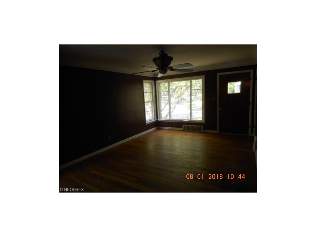 For Sale: 8328 Band Dr Cleveland, OH 44125