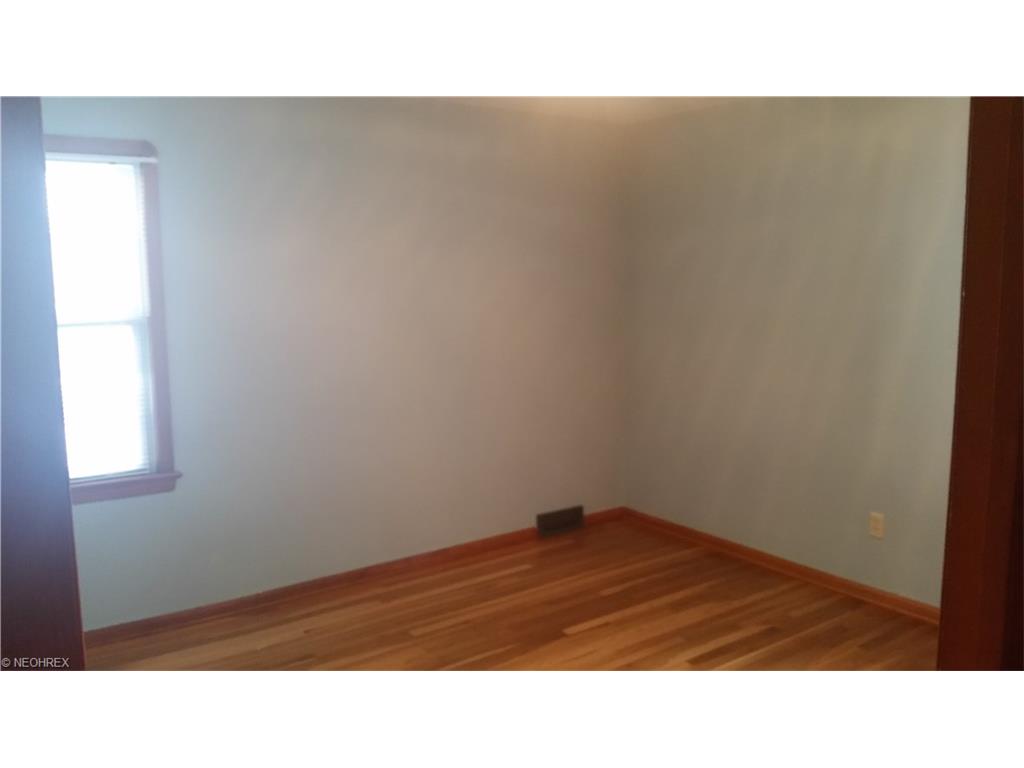 For Sale: 6903 Alber Ave Cleveland, OH 44129