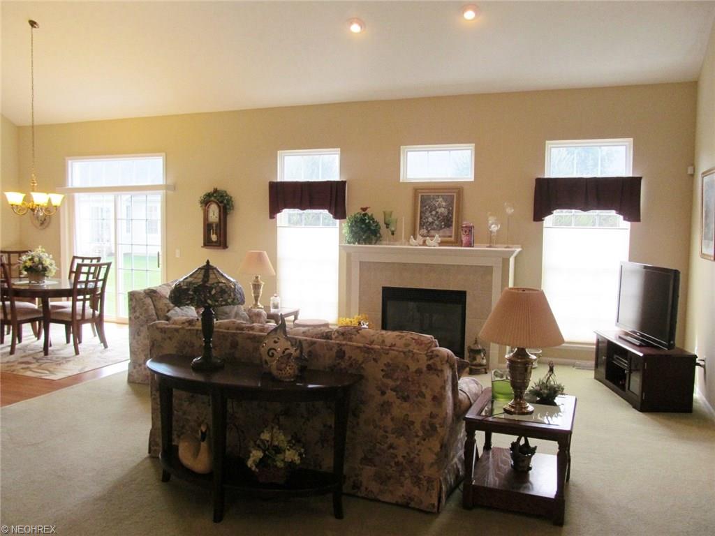 18455 N Winding Oak Dr, Cleveland OH 44130
