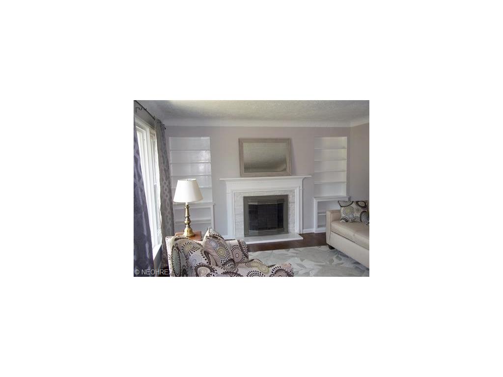 For Sale: 16635 Elderdale Dr Cleveland, OH 44130