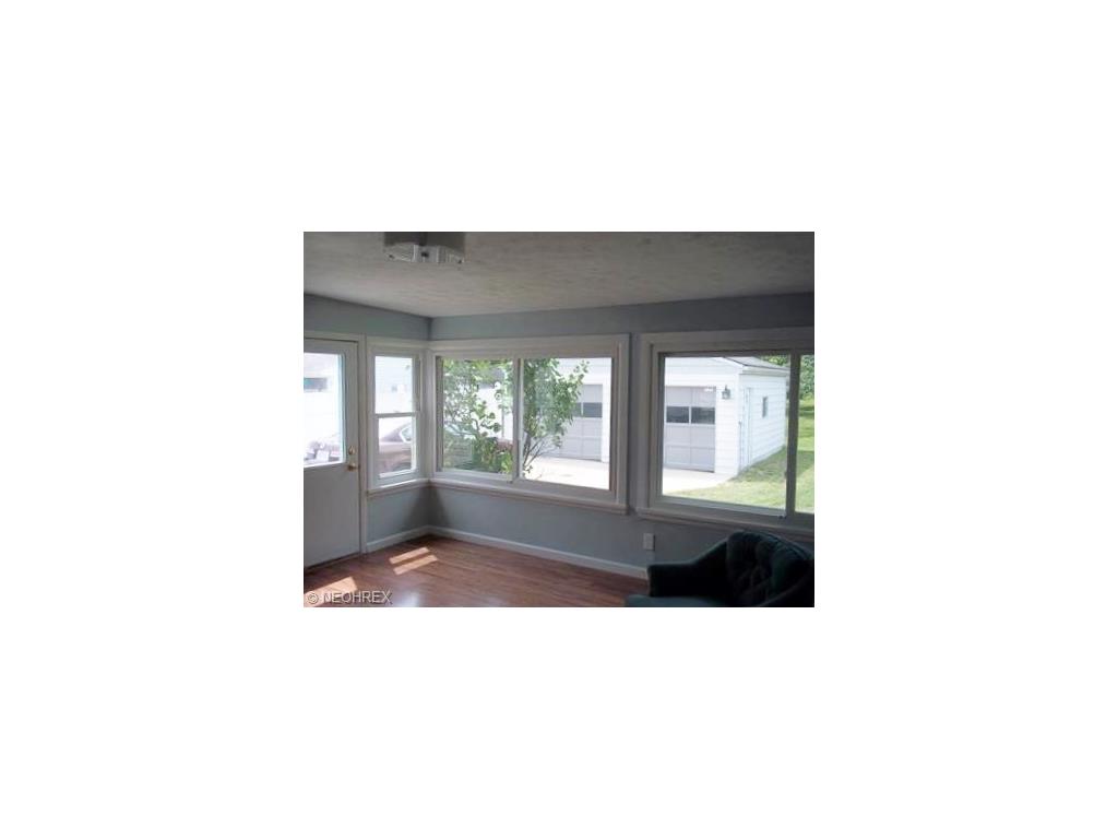 For Sale: 16635 Elderdale Dr Cleveland, OH 44130
