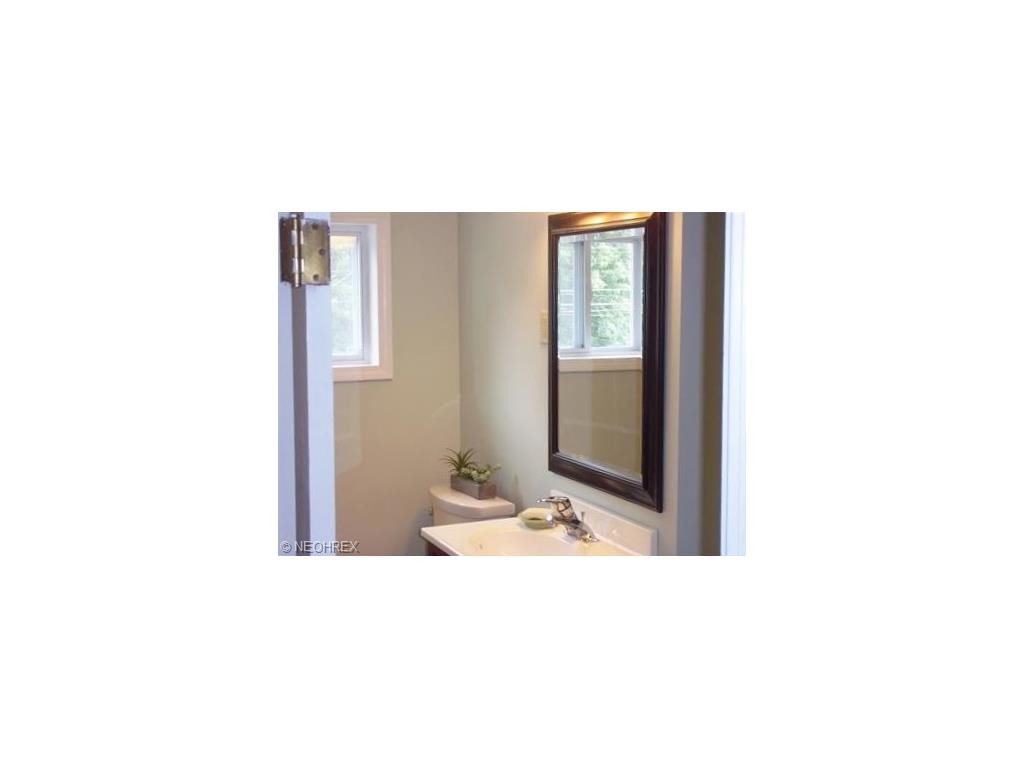 For Sale: 16635 Elderdale Dr Cleveland, OH 44130