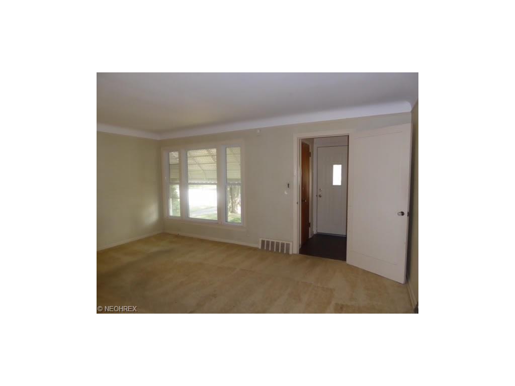 For Sale: 27135 Forestview Ave Euclid, OH 44132