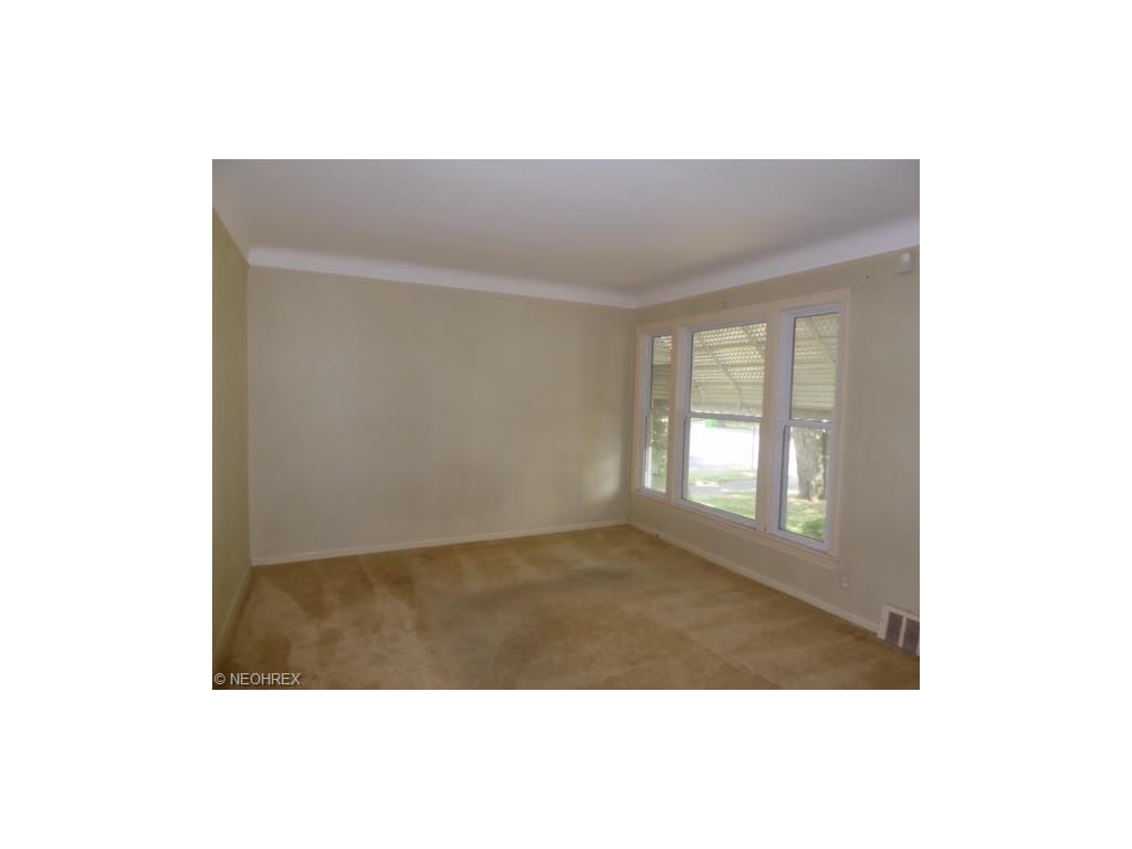 For Sale: 27135 Forestview Ave Euclid, OH 44132