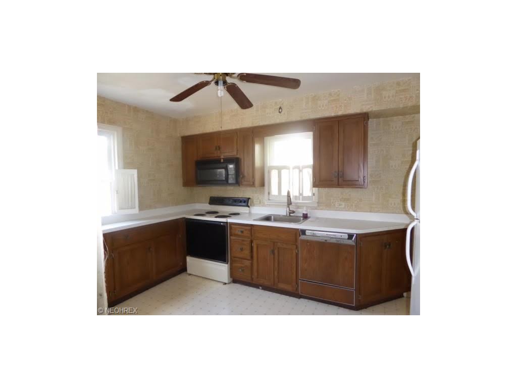For Sale: 27135 Forestview Ave Euclid, OH 44132