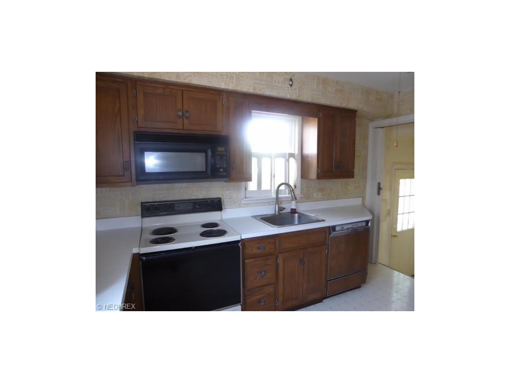 For Sale: 27135 Forestview Ave Euclid, OH 44132