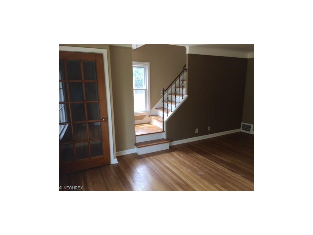 For Sale: 554 E 266th St Euclid, OH 44132