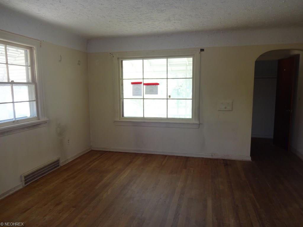 For Sale: 4421 W 145th St Cleveland, OH 44135