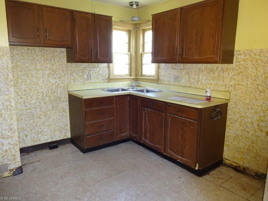 For Sale: 4421 W 145th St Cleveland, OH 44135