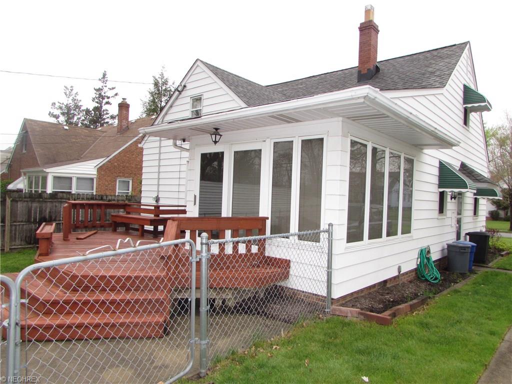 For Sale: 17518 Maple Heights Blvd Maple Heights, OH 44137