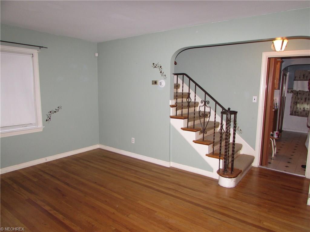 For Sale: 17518 Maple Heights Blvd Maple Heights, OH 44137