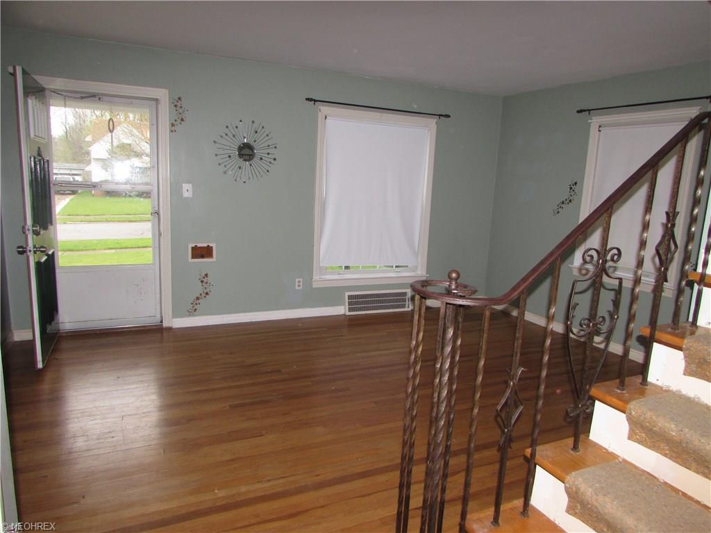 For Sale: 17518 Maple Heights Blvd Maple Heights, OH 44137