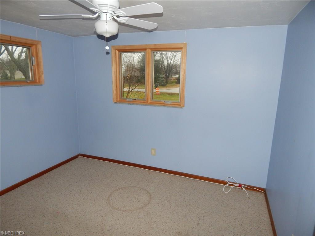 27383 Cook Rd, Olmsted Falls OH 44138