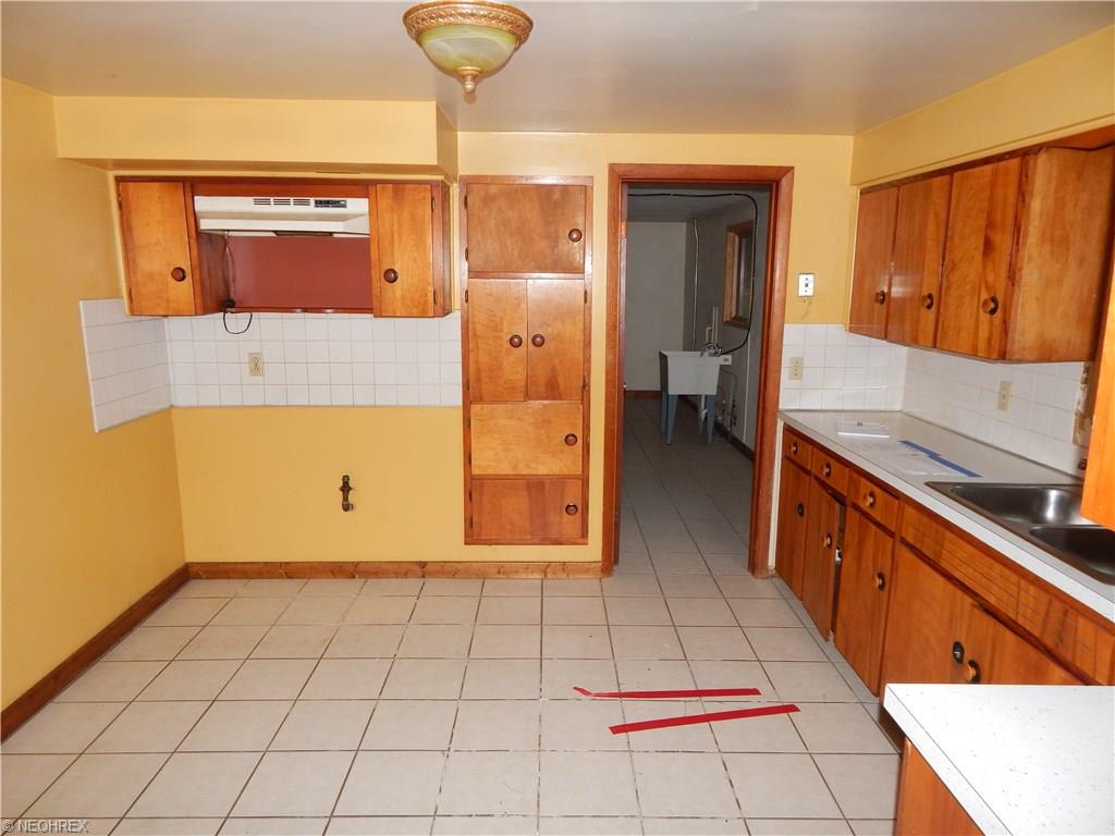 27383 Cook Rd, Olmsted Falls OH 44138