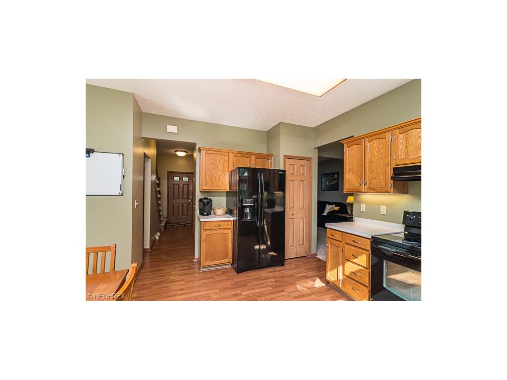 For Sale: 7314 Valeside Ln Olmsted Falls, OH 44138