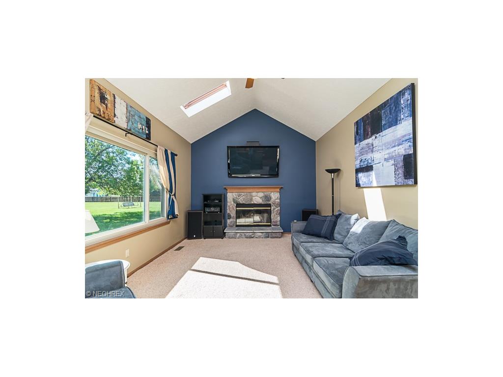 For Sale: 7314 Valeside Ln Olmsted Falls, OH 44138