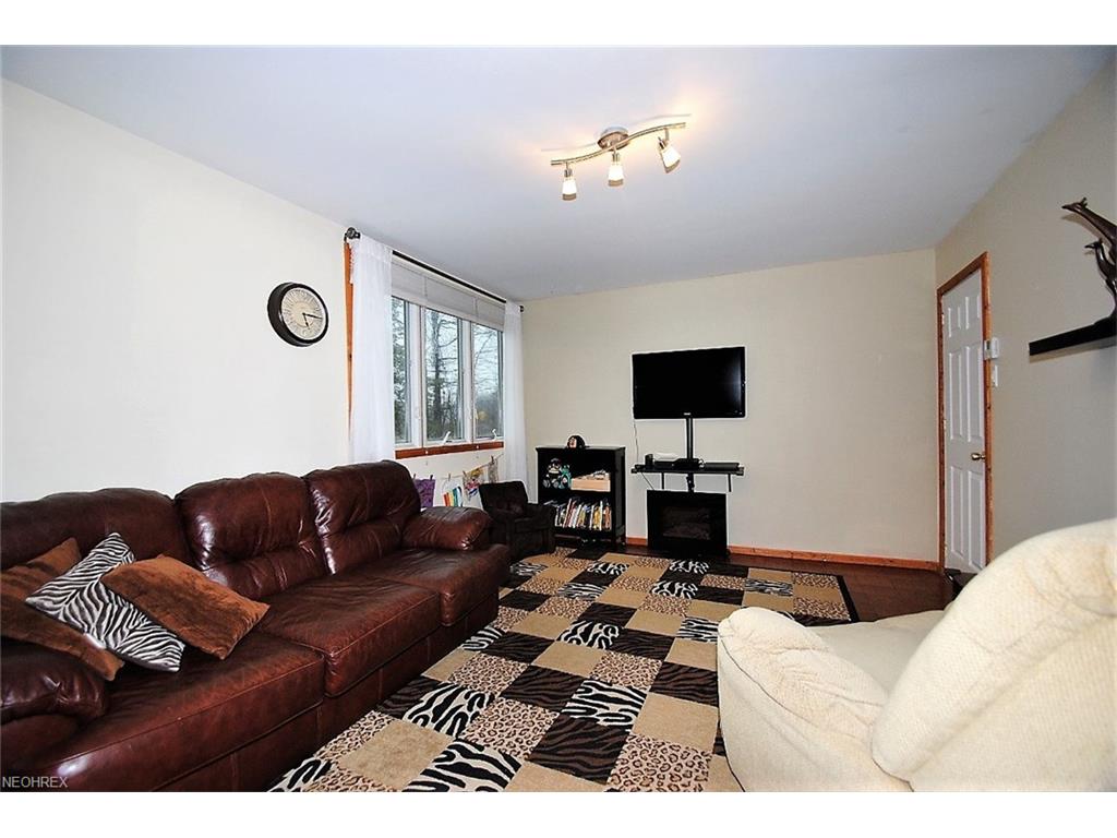 1880 Hillsdale Dr