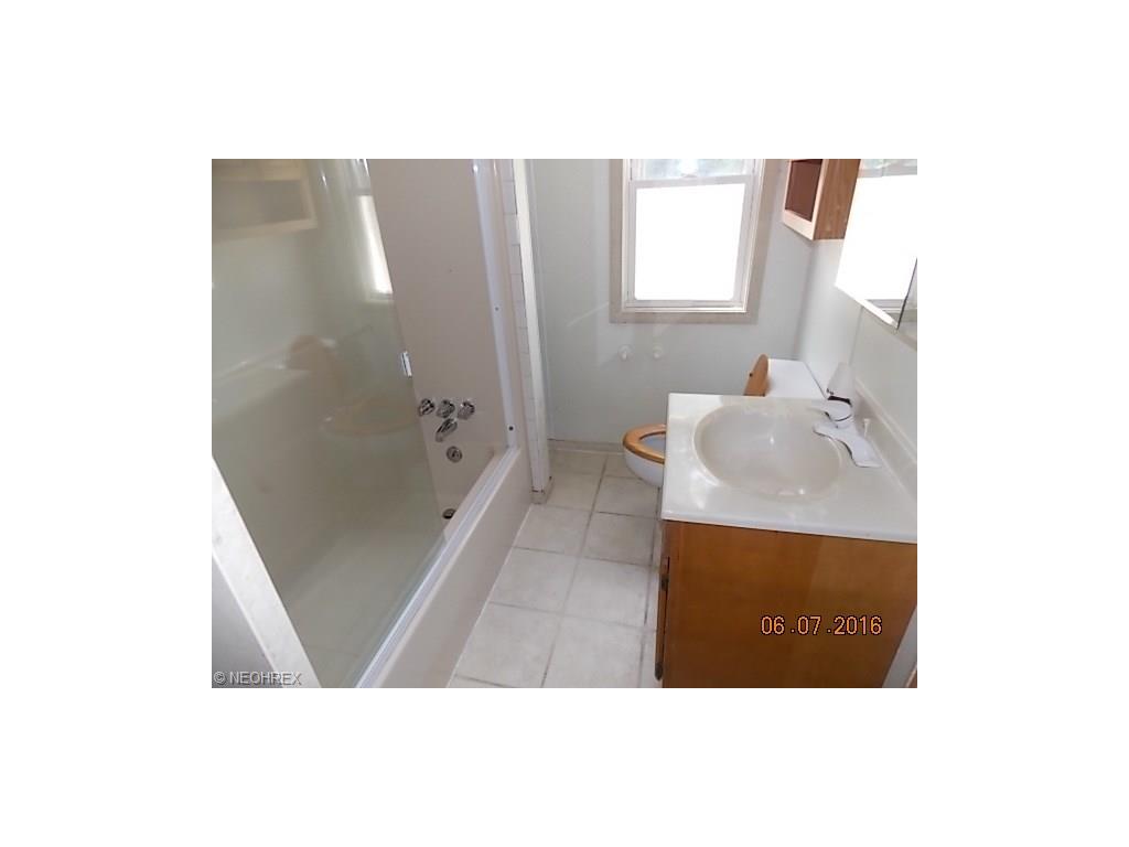 For Sale: 7645 Willow St Solon, OH 44139