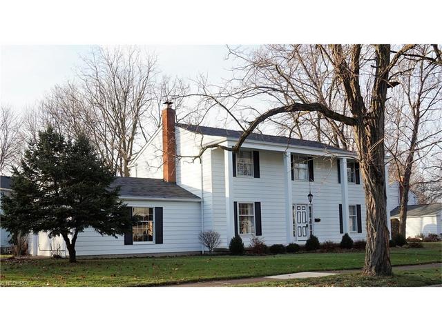 781 Lakeside Dr