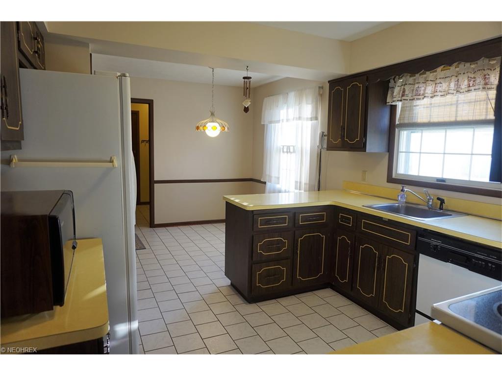 781 Lakeside Dr