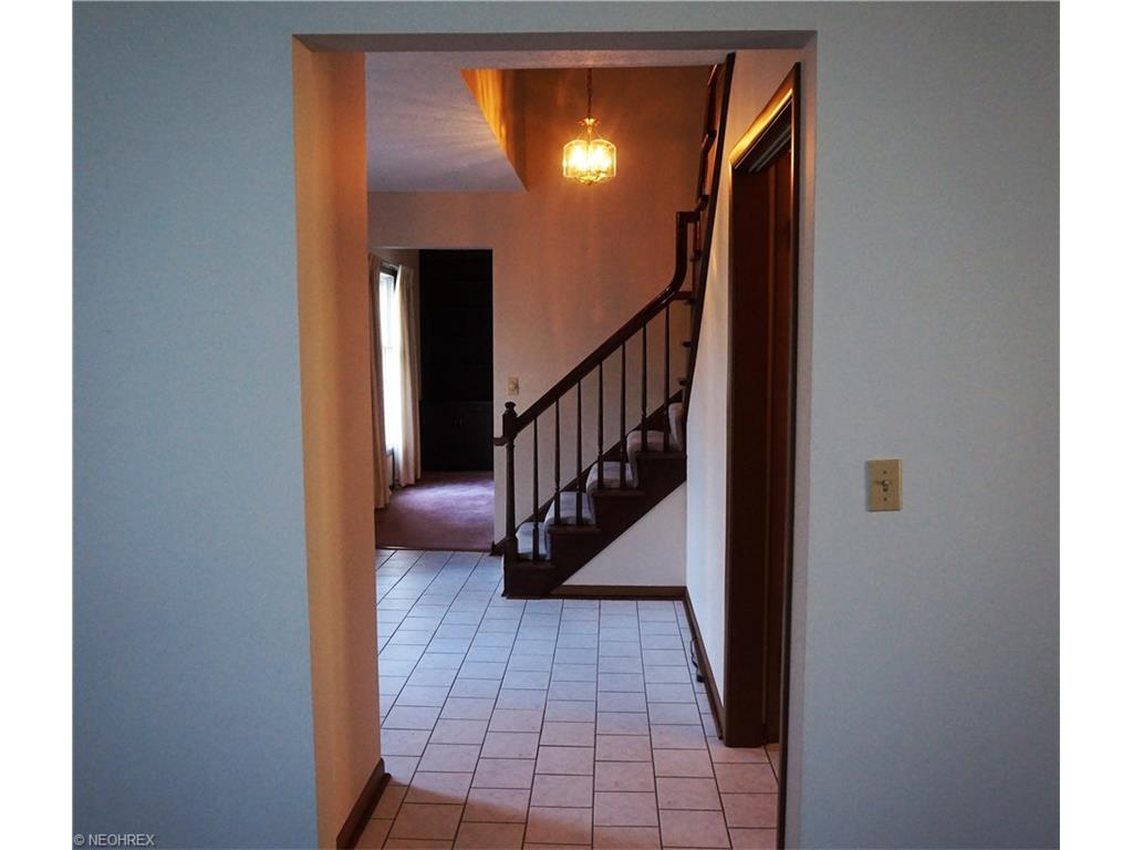 781 Lakeside Dr