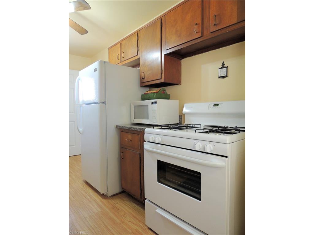16686 Cynthia Dr, Brookpark OH 44142