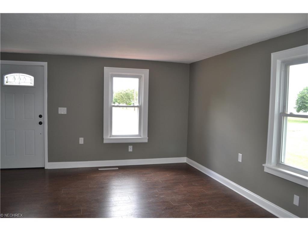 For Sale: 16470 Hummel Rd Brookpark, OH 44142