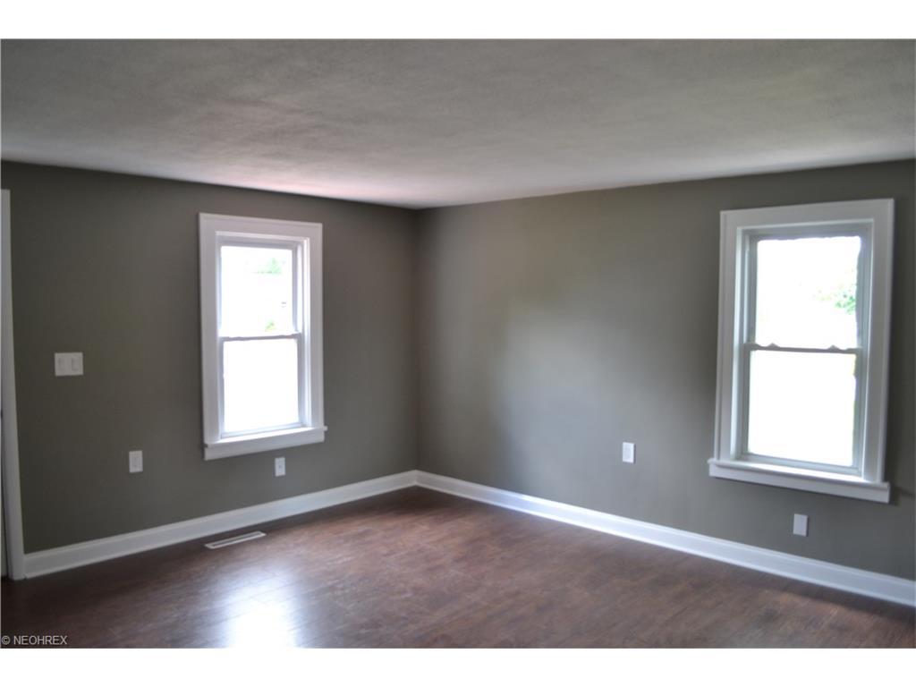 For Sale: 16470 Hummel Rd Brookpark, OH 44142