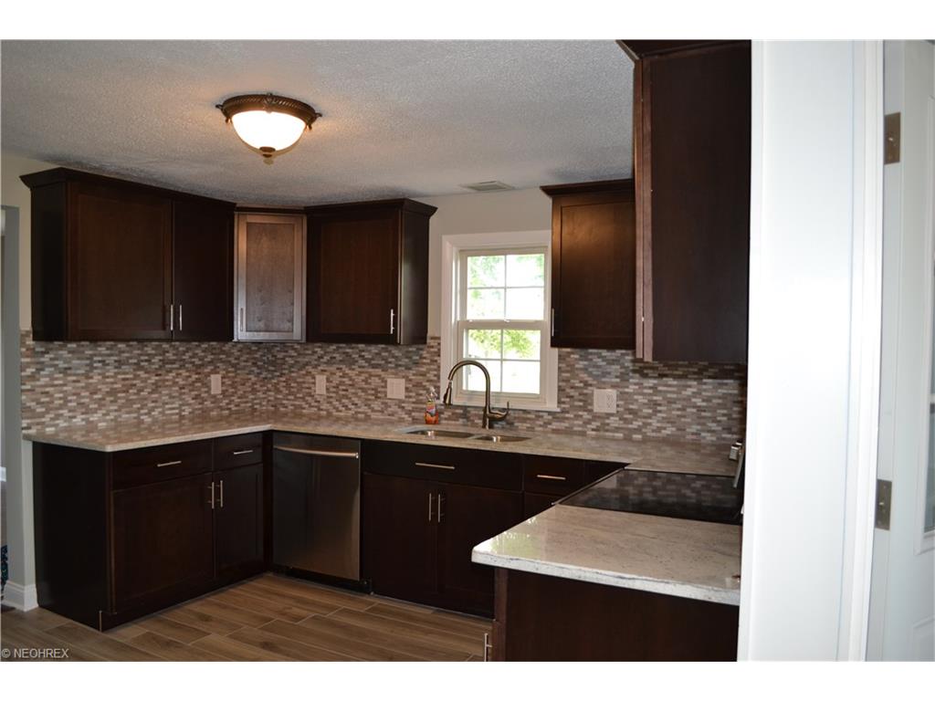 For Sale: 16470 Hummel Rd Brookpark, OH 44142
